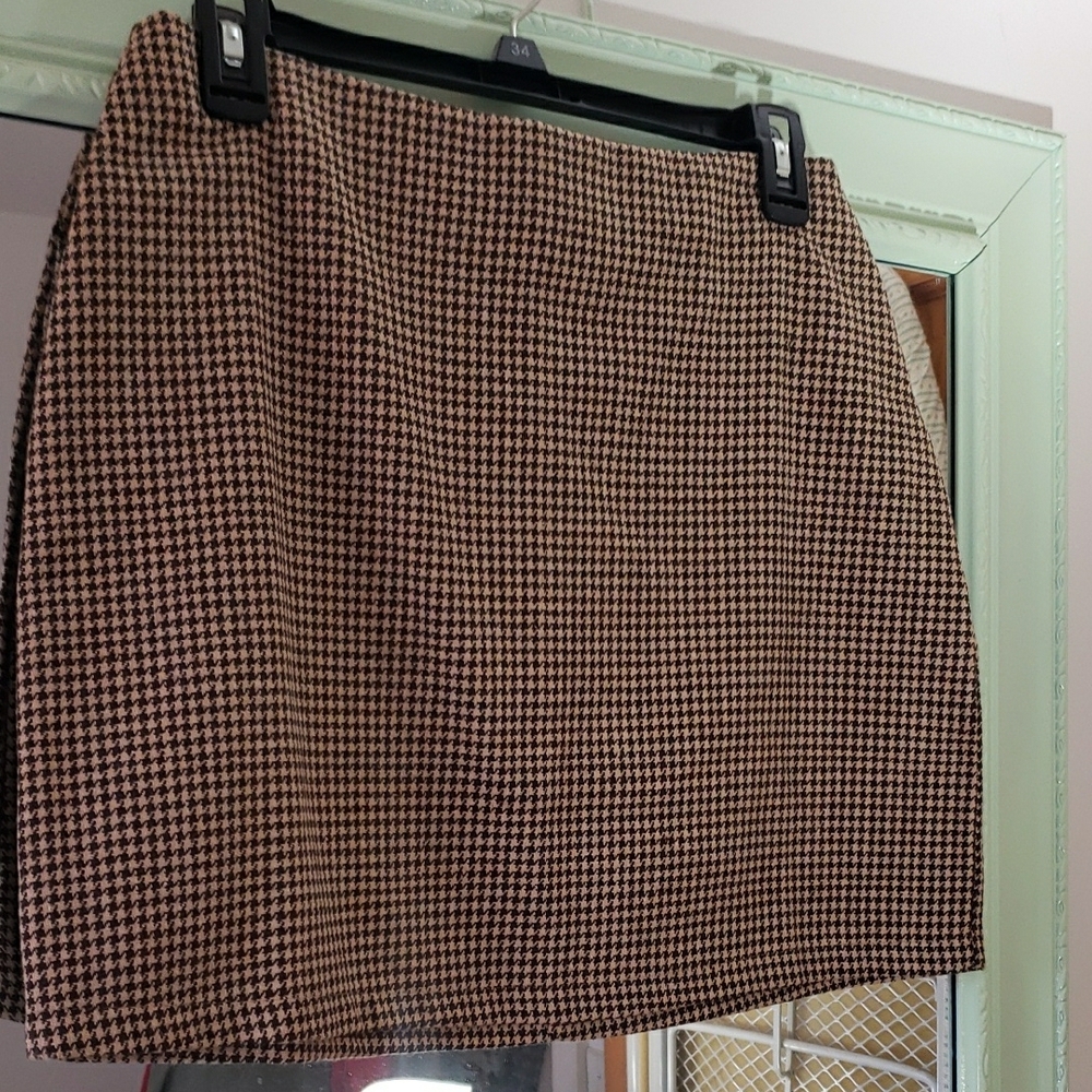 Stylish Houndstooth Skirt